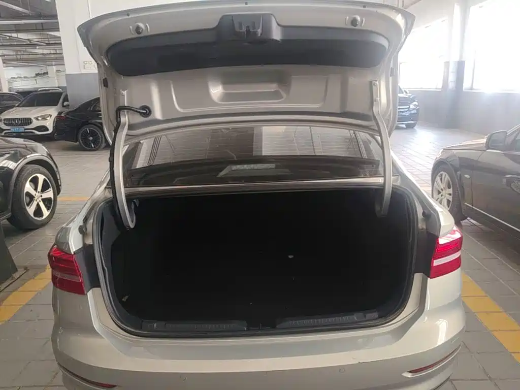 Volkswagen Lavida — миниатюра 15