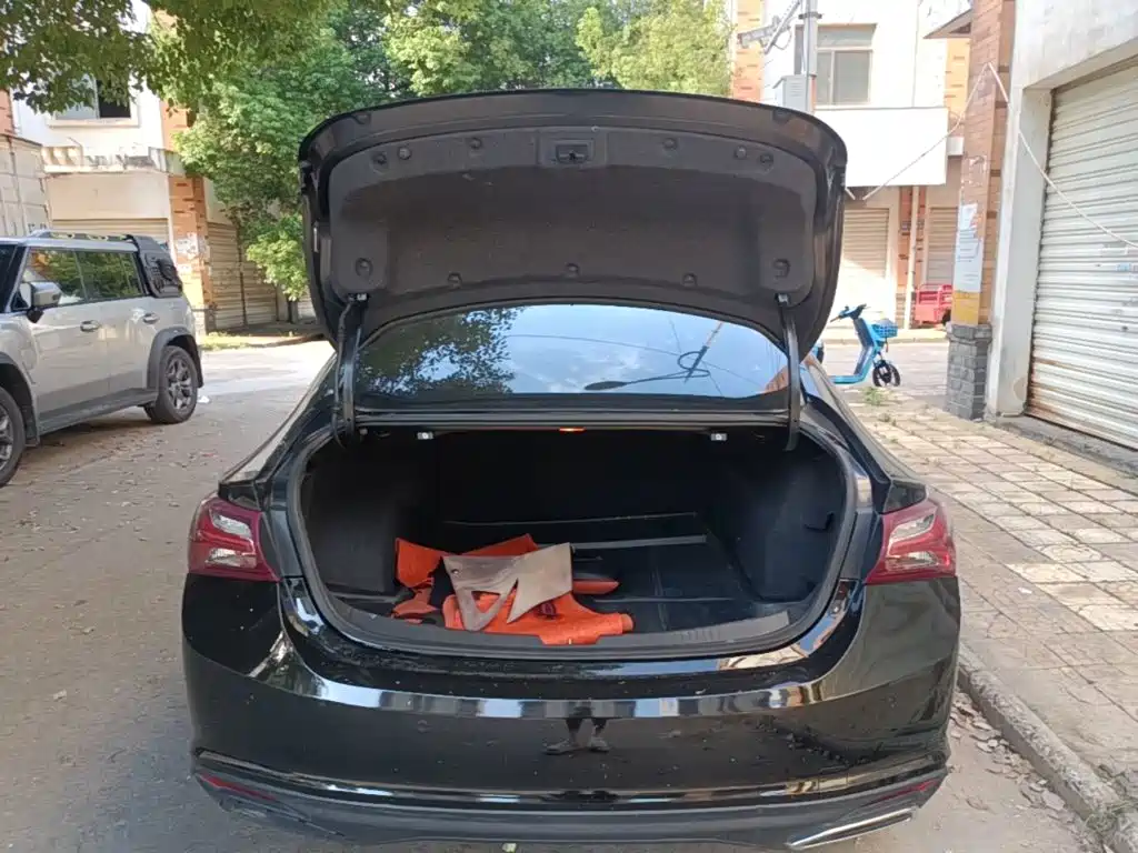 Chevrolet Malibu XL — миниатюра 18
