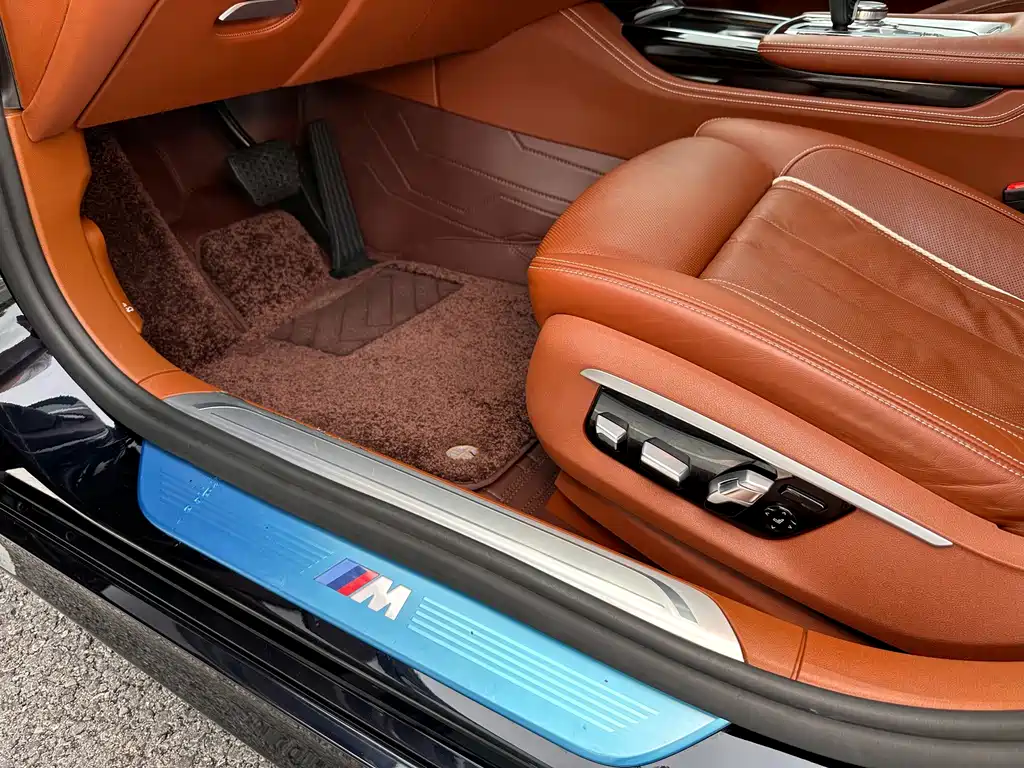 BMW 7 Series — миниатюра 44