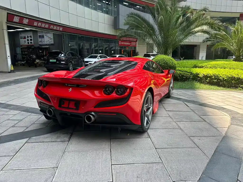 Ferrari F8 Tributo 3.9T V8, фото 6