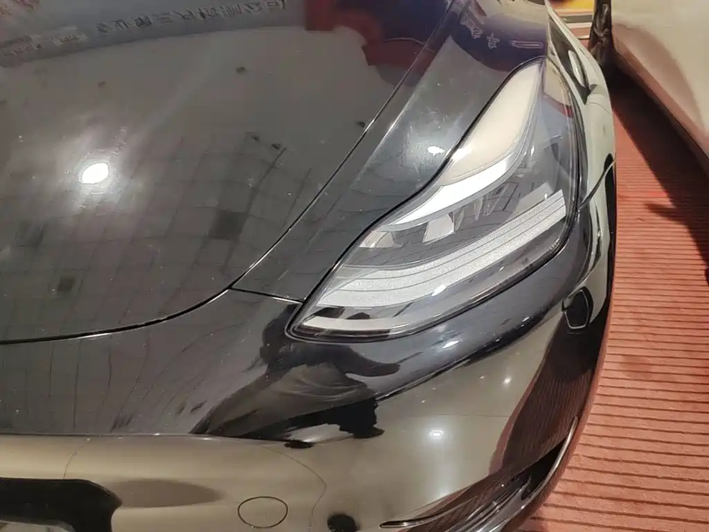 Tesla Model Y — миниатюра 24