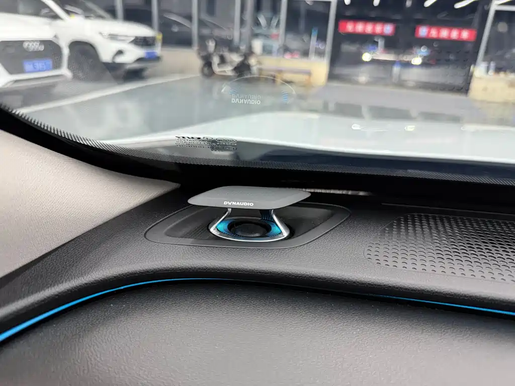 XPeng P7 — миниатюра 19