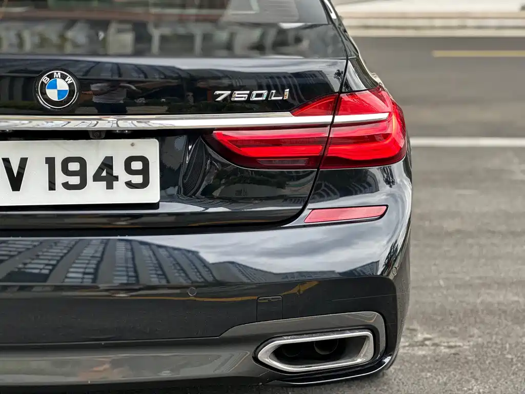 BMW 7 Series — миниатюра 42