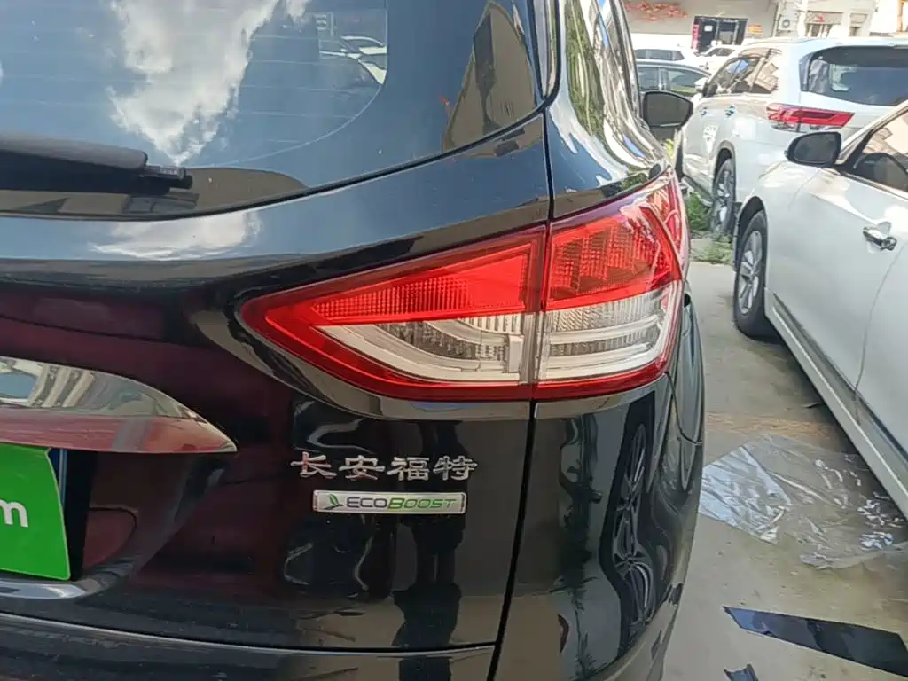 Ford Kuga — миниатюра 8