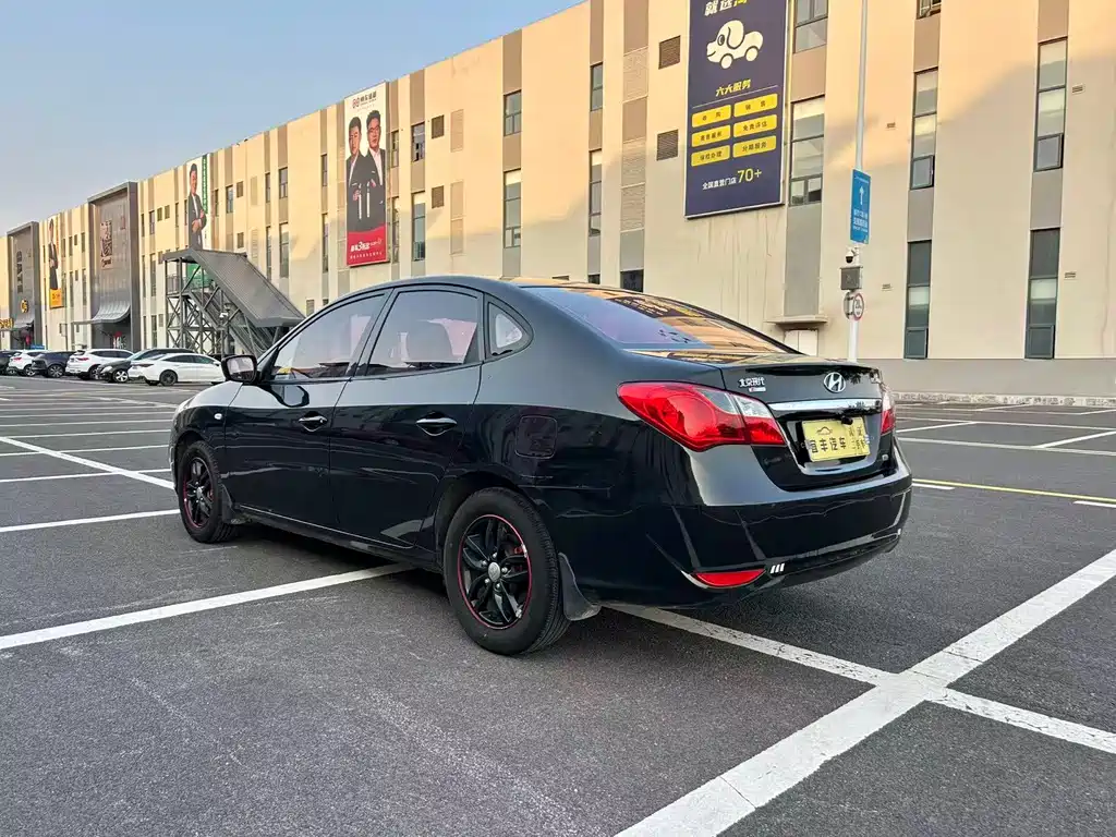 Hyundai Elantra — миниатюра 14