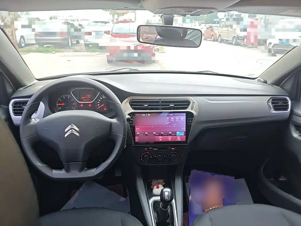Citroen Elysee — миниатюра 10