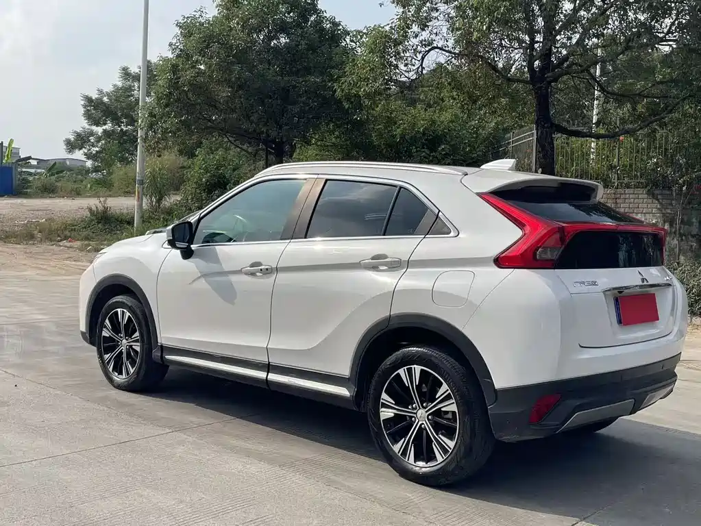 Mitsubishi Eclipse Cross — миниатюра 7