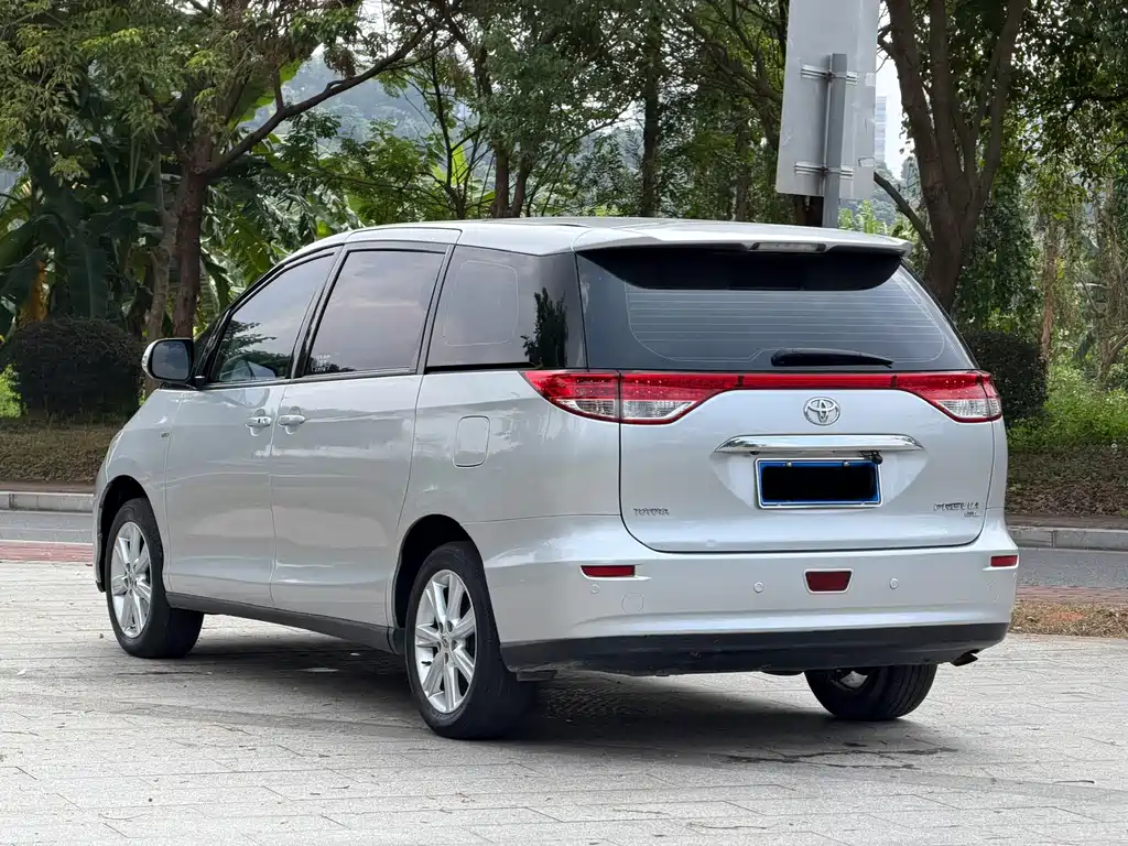 Toyota Previa — миниатюра 18