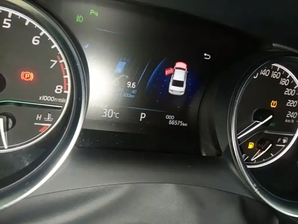 Toyota Camry — миниатюра 12