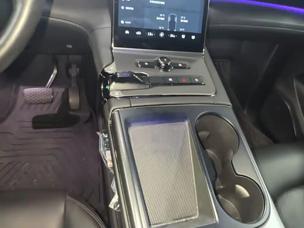NIO ES6 — миниатюра 14
