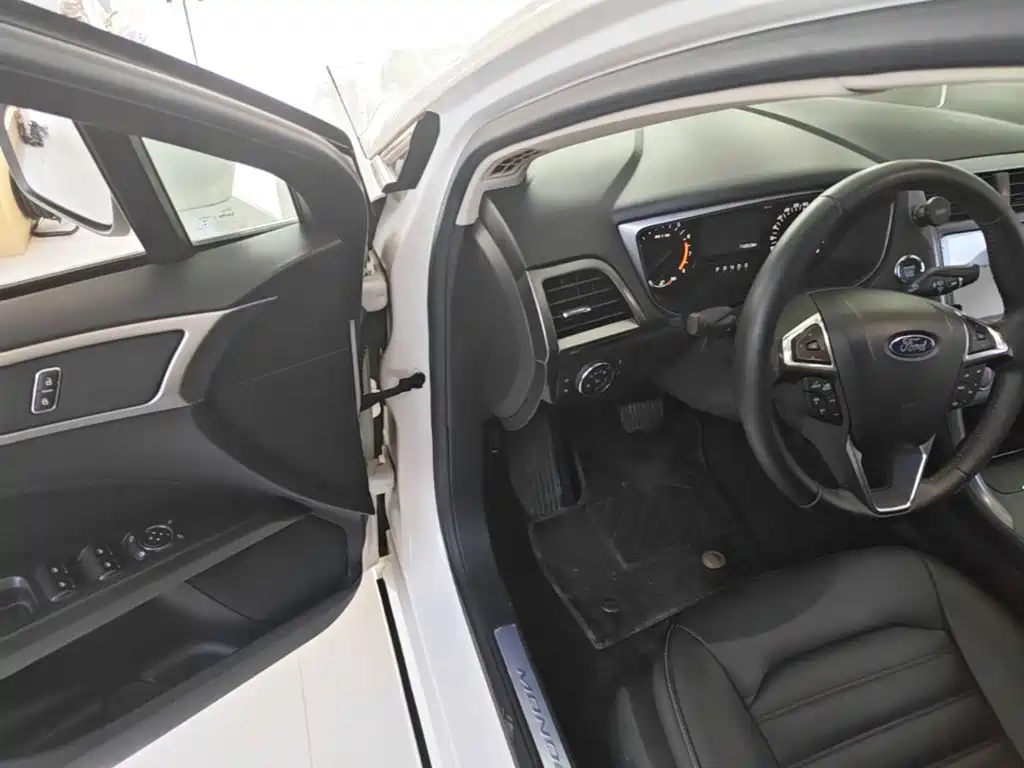 Ford Mondeo — миниатюра 16