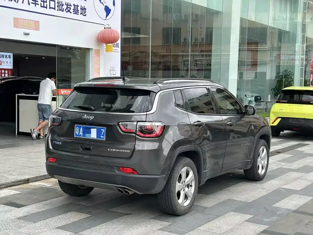 Jeep Compass — миниатюра 3