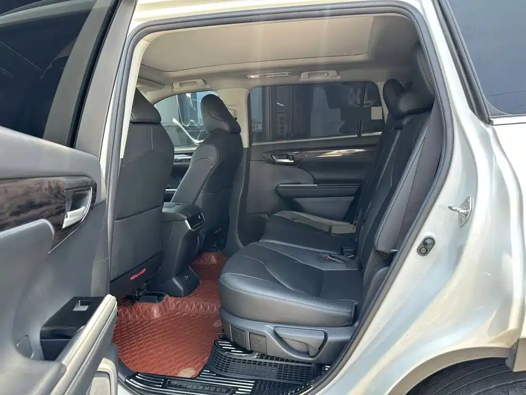 Toyota Highlander — миниатюра 7