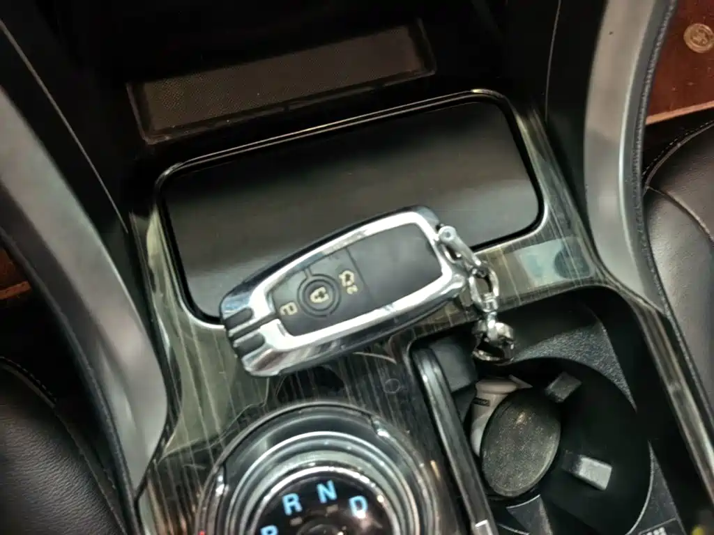 Ford Mondeo — миниатюра 9