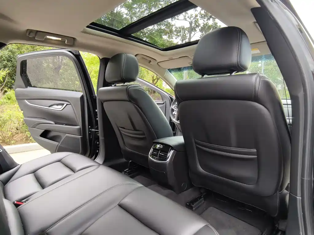 Cadillac XTS — миниатюра 7