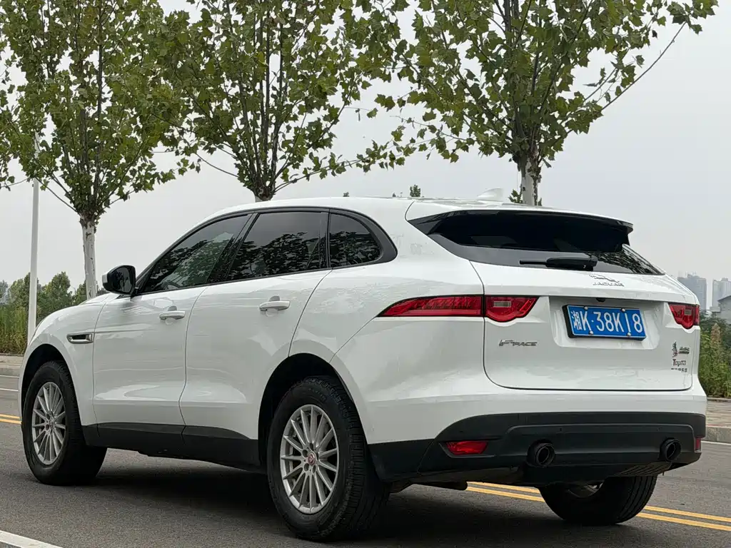 Jaguar F-PACE — миниатюра 5