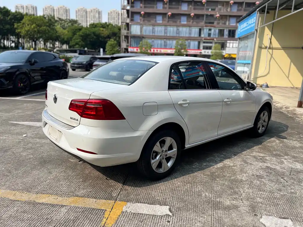Volkswagen Bora — миниатюра 3