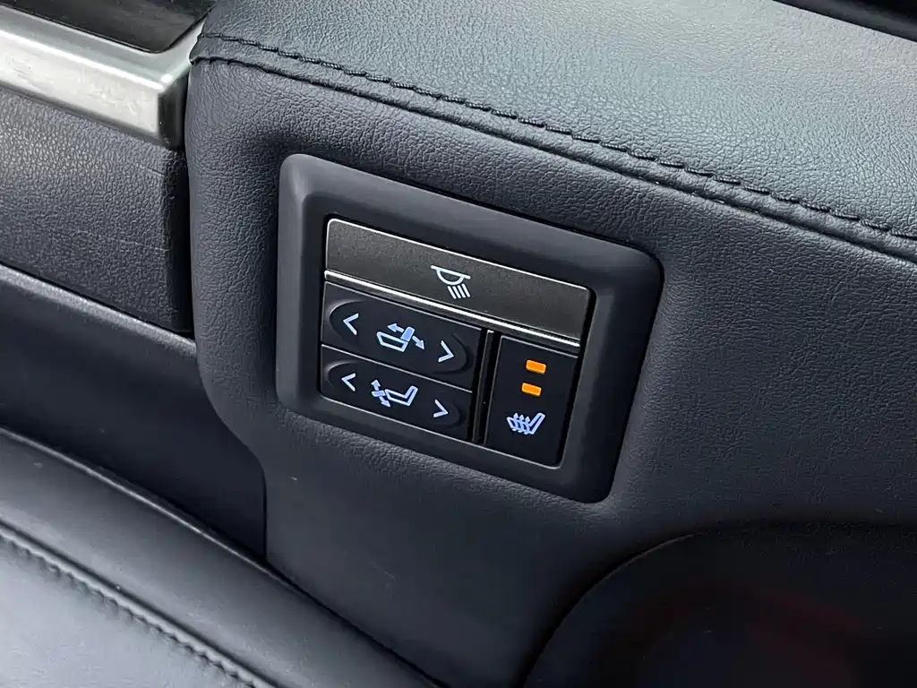 Toyota Vellfire — миниатюра 10