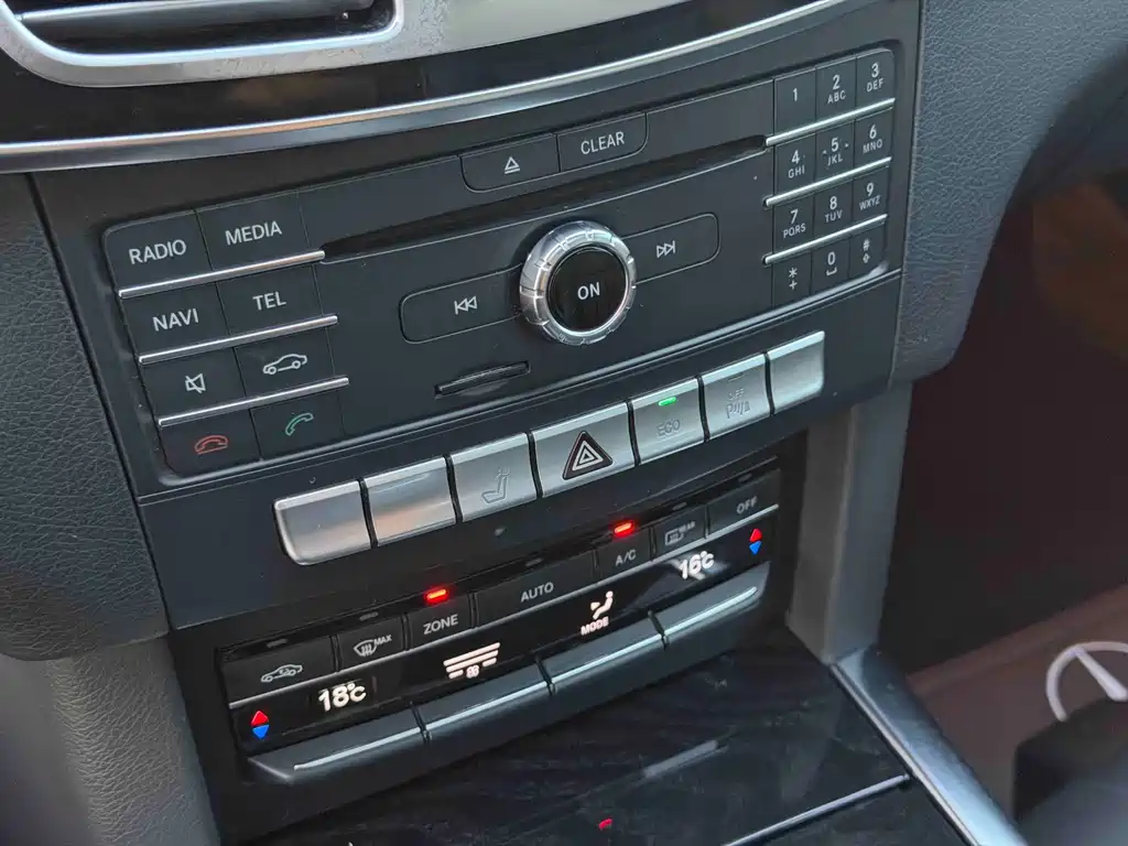 Mercedes-Benz E-Class — миниатюра 16