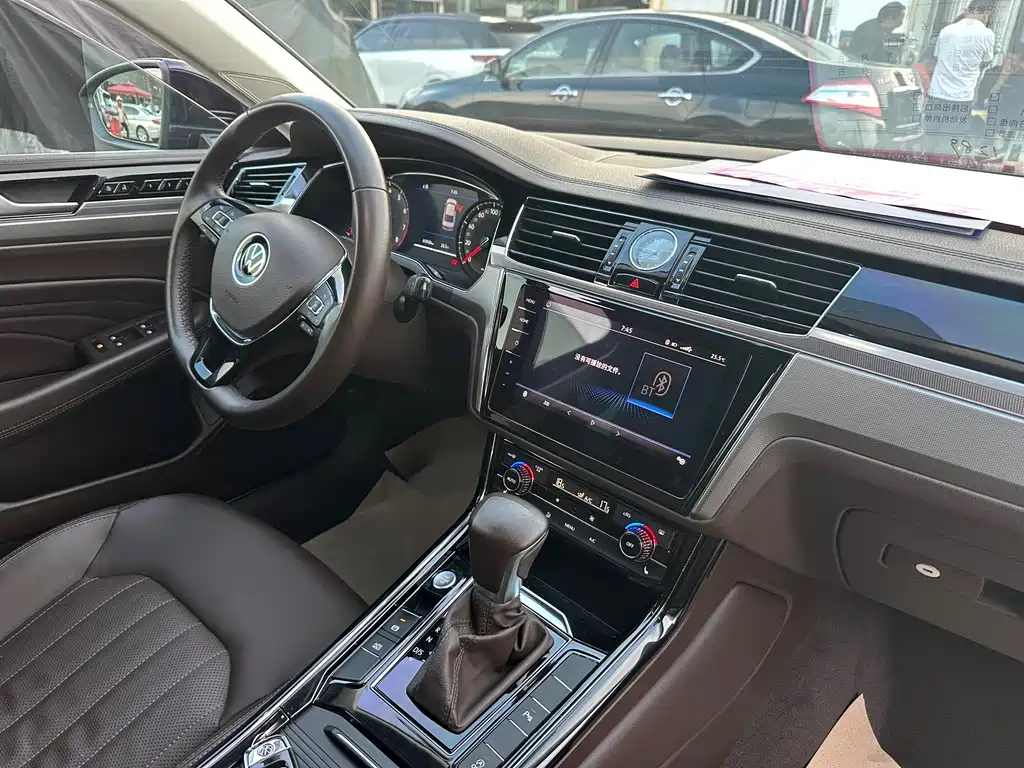 Volkswagen Phideon — миниатюра 10