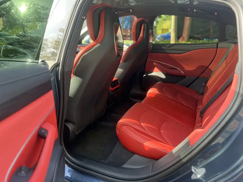 XIAOMI CAR XIAOMI SU7