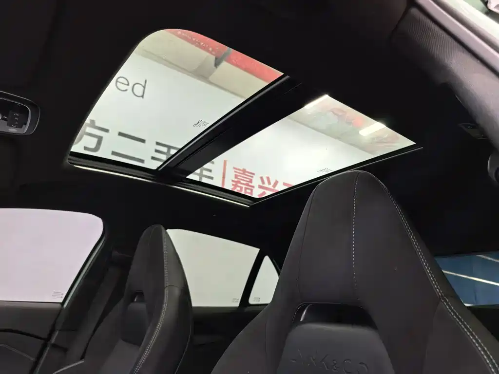 LYNK & CO. 02 HATCHBACK