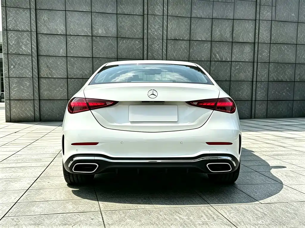 Mercedes-Benz C-Class — миниатюра 15