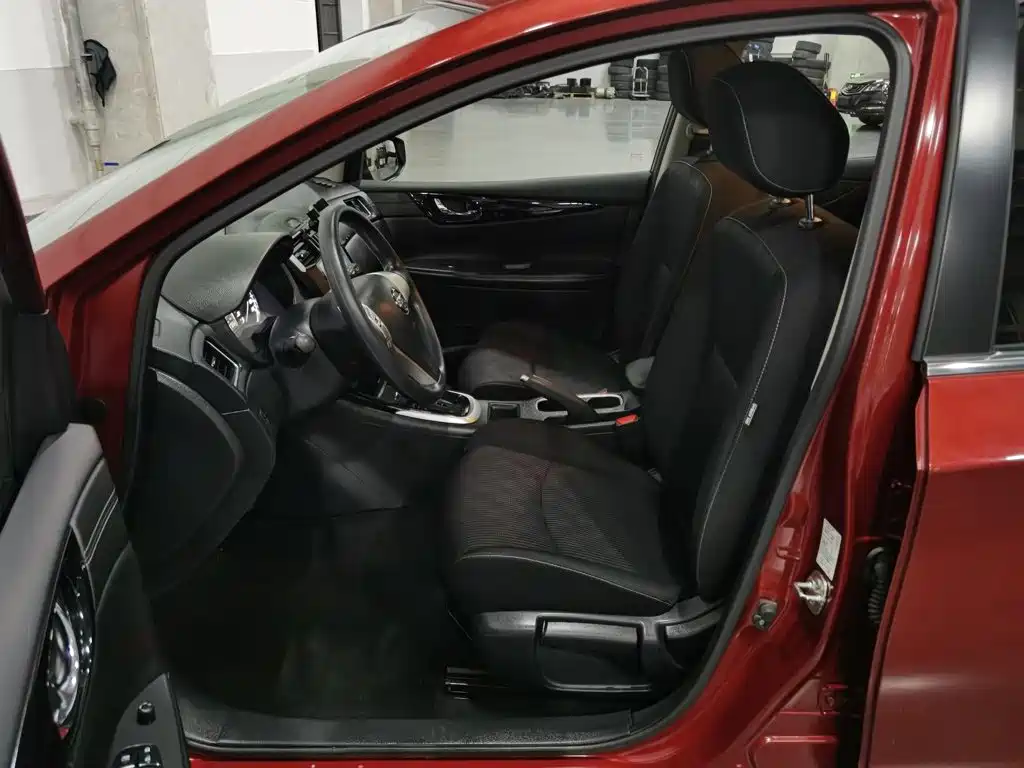 Nissan Tiida — миниатюра 10
