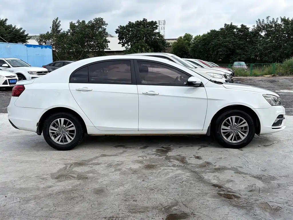Geely Emgrand — миниатюра 4