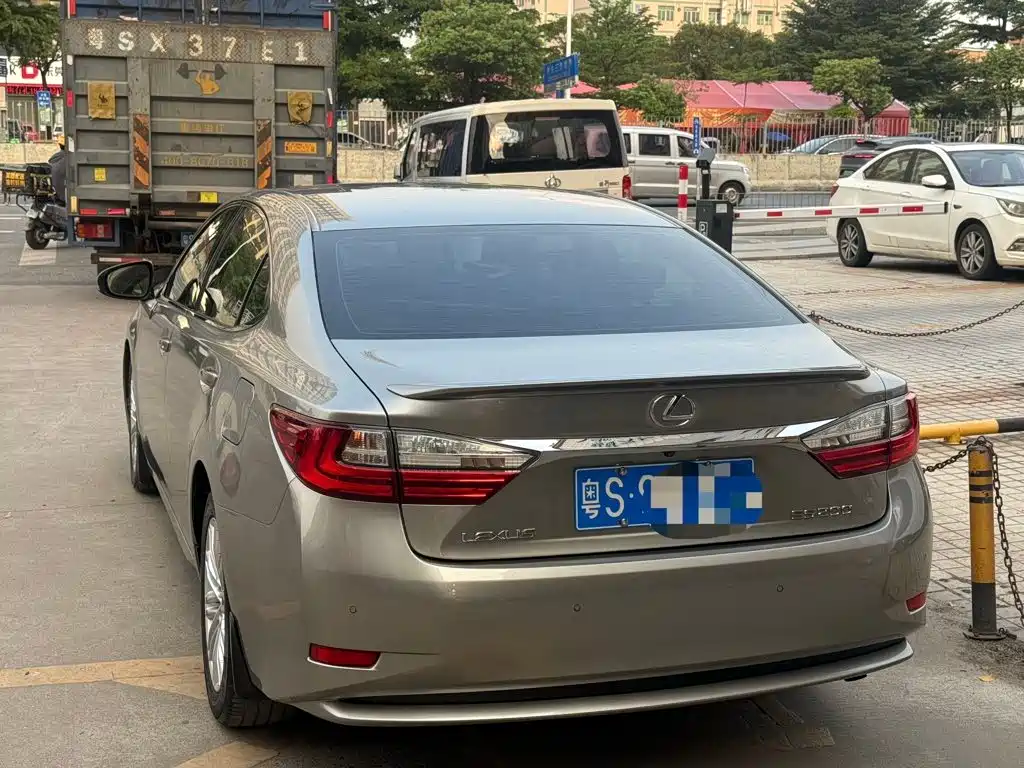 Lexus ES — миниатюра 3