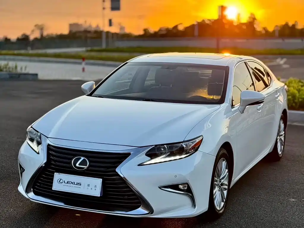 Купить Lexus ES