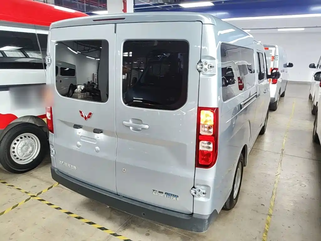 Wuling Yangguang — миниатюра 7