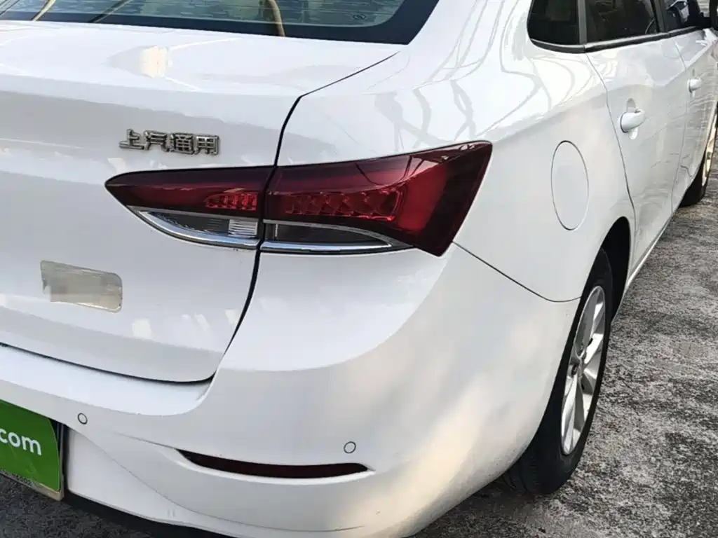 Buick Excelle — миниатюра 8