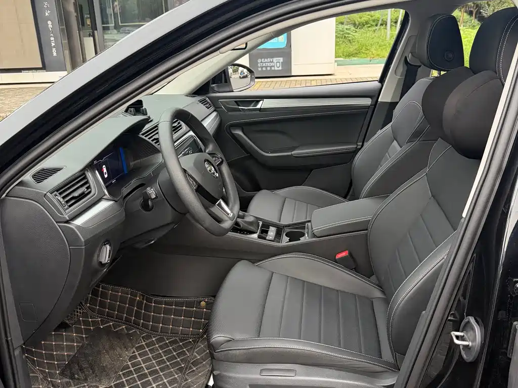 Skoda Superb — миниатюра 11
