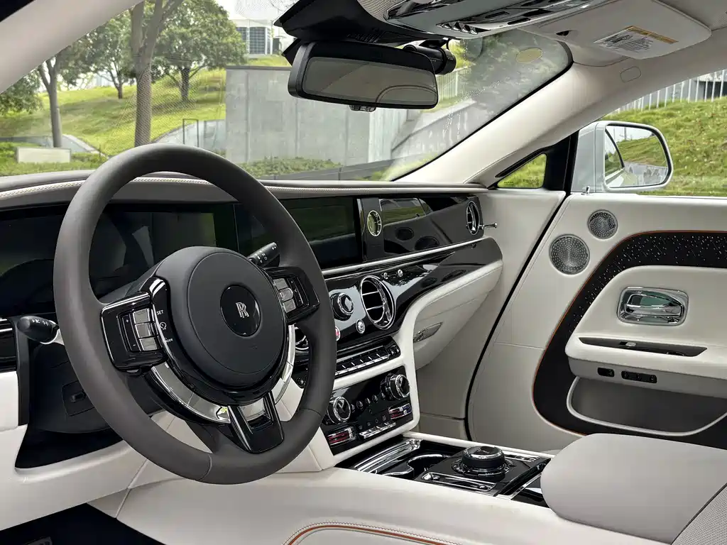 Rolls-Royce Phantom — миниатюра 5