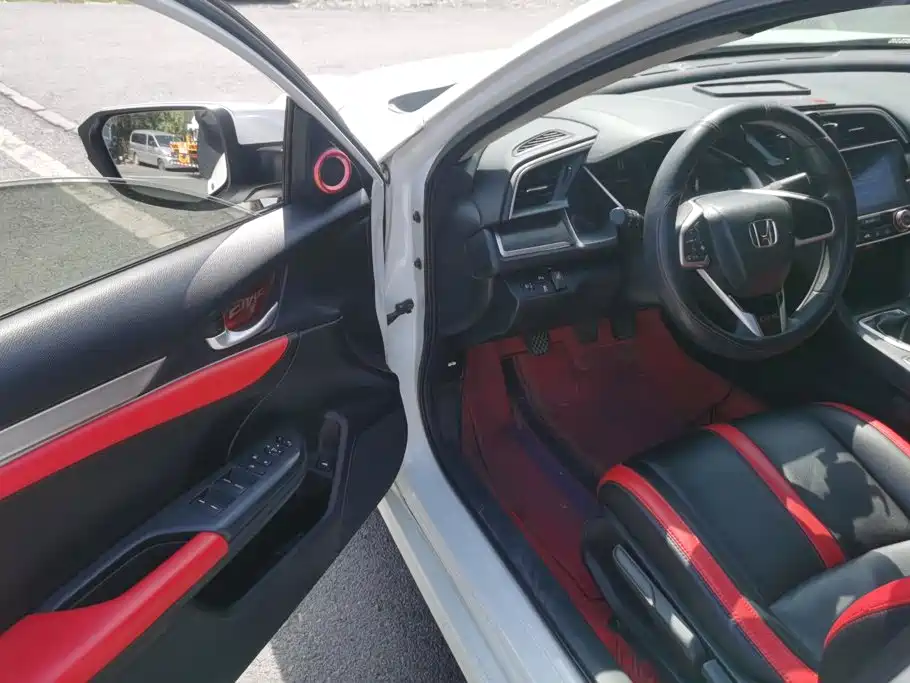 Honda Civic — миниатюра 7