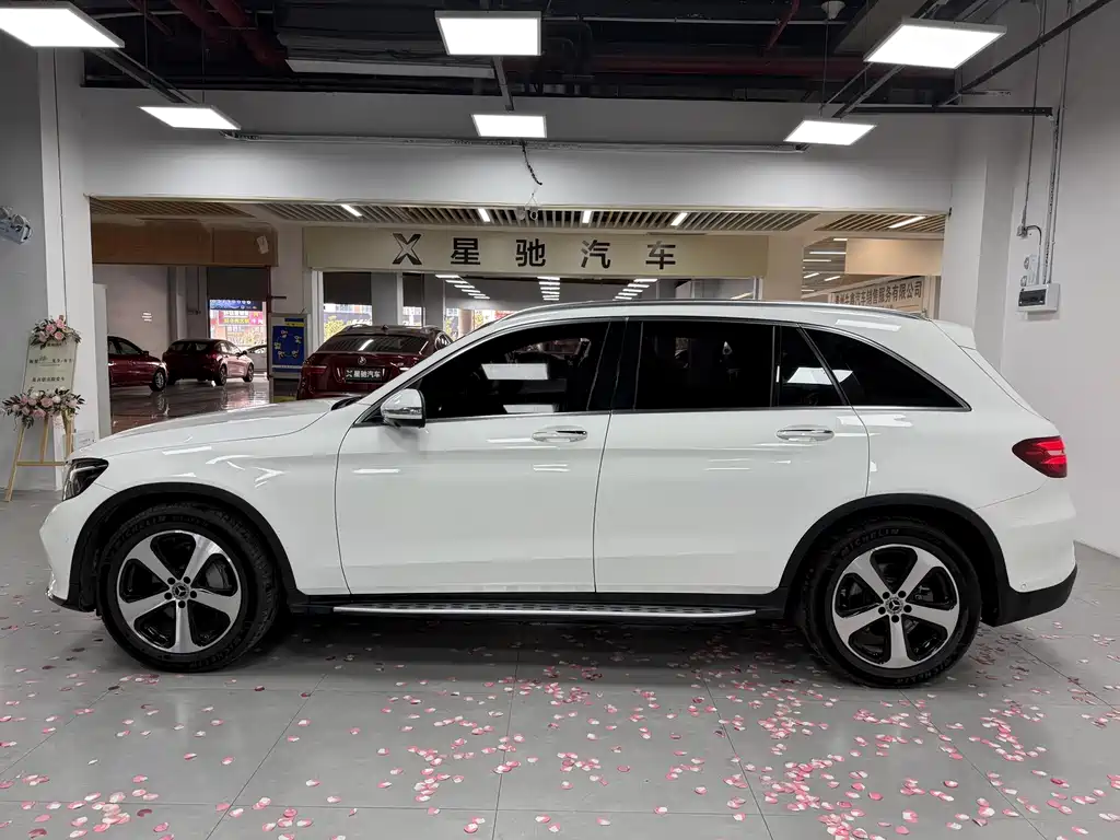 Mercedes-Benz GLC 2019 GLC 260 L 4MATIC Luxury