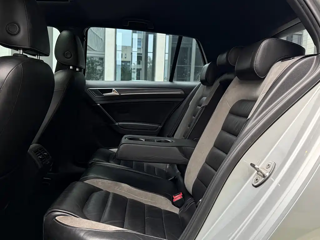 Volkswagen Golf — миниатюра 6