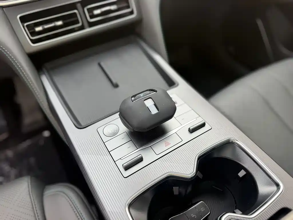 BYD L DM-i — миниатюра 30