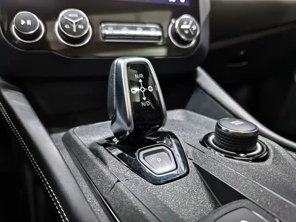 LYNK & CO. 02 HATCHBACK