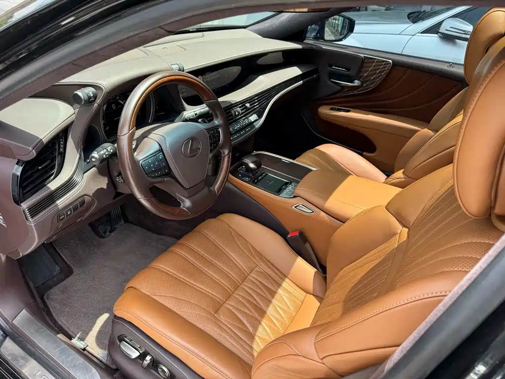 Lexus LS 2018 500h Executive V