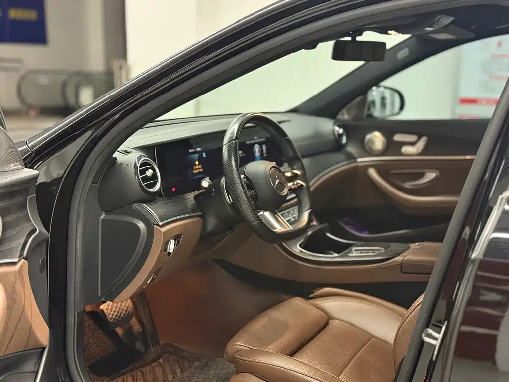 MERCEDES-BENZ E CLASS