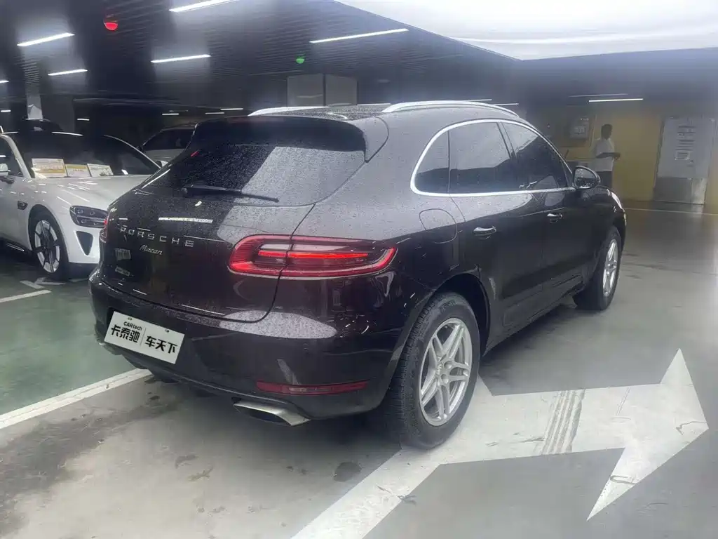 Porsche Macan — миниатюра 3