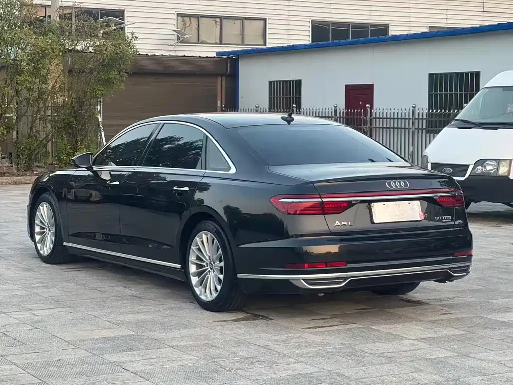 Audi A8 — миниатюра 8