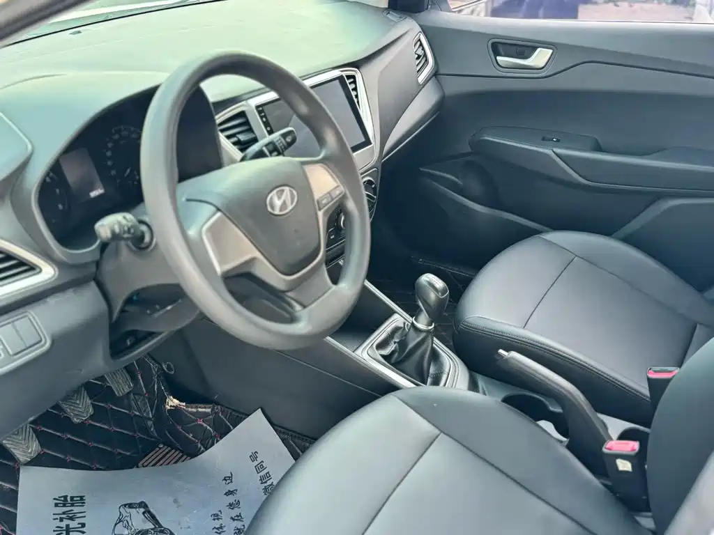 Hyundai Verna - фото 6
