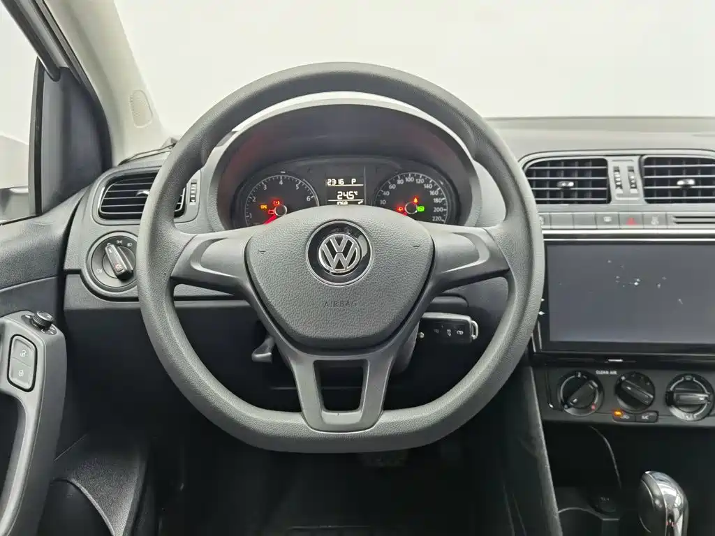 Volkswagen Polo — миниатюра 11