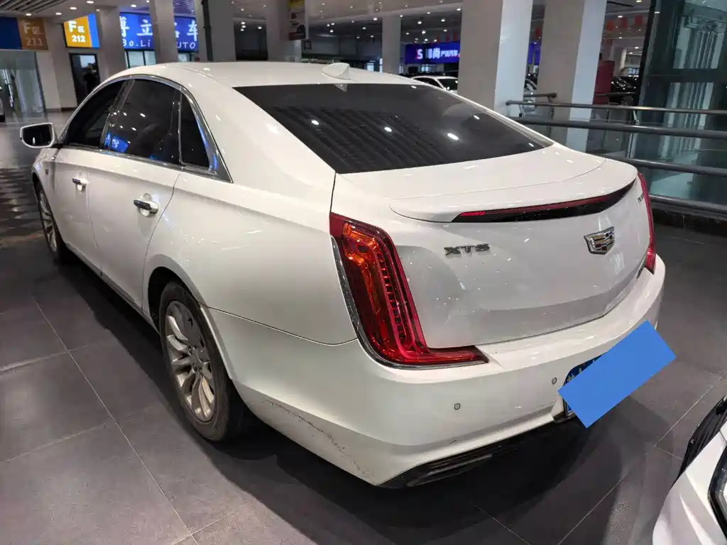 Cadillac XTS — миниатюра 4