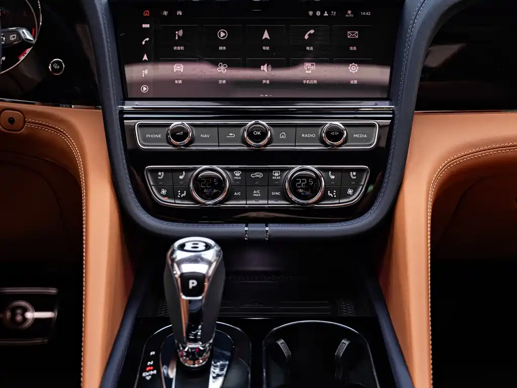 Bentley Bentayga — миниатюра 10