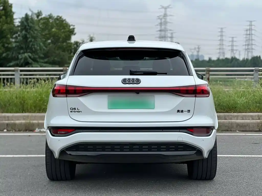Audi Q6L e-tron — миниатюра 10
