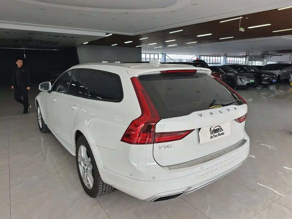 Volvo V90 — миниатюра 7